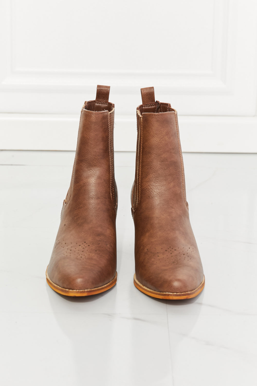 Chelsea Boot in Chestnut