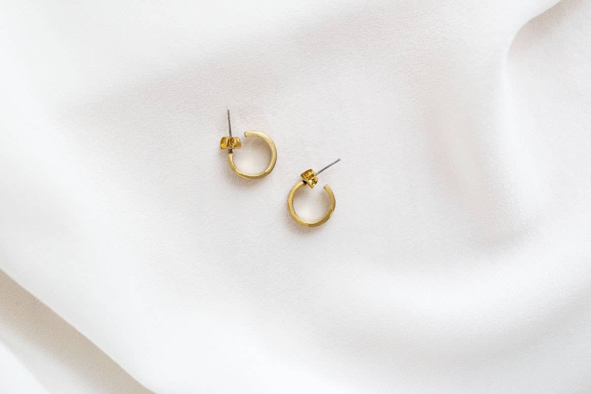 Droge Matte Mini Hoop Earrings