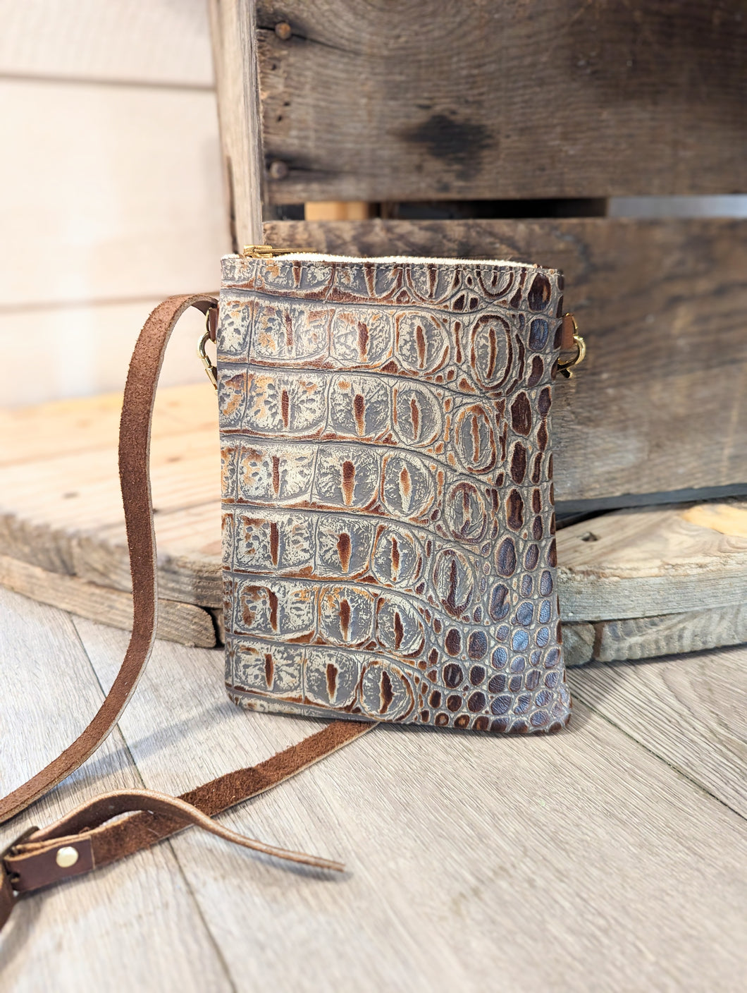 Country scales crossbody