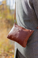 Load image into Gallery viewer, Keaan Mia Leather Purse
