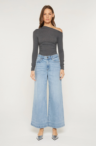 Mica Erika Super High Wide Ankle Jeans