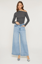 Load image into Gallery viewer, Mica Erika Super High Wide Ankle Jeans
