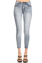 Load image into Gallery viewer, Flip Side Vintage Ankle Jeans
