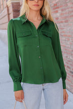 Load image into Gallery viewer, Emerald Silk Button Down Top
