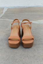 Load image into Gallery viewer, Feel It Platform Heel Sandals
