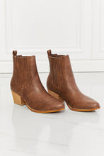 Load image into Gallery viewer, Chelsea Boot in Chestnut
