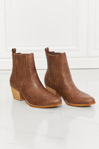Chelsea Boot in Chestnut