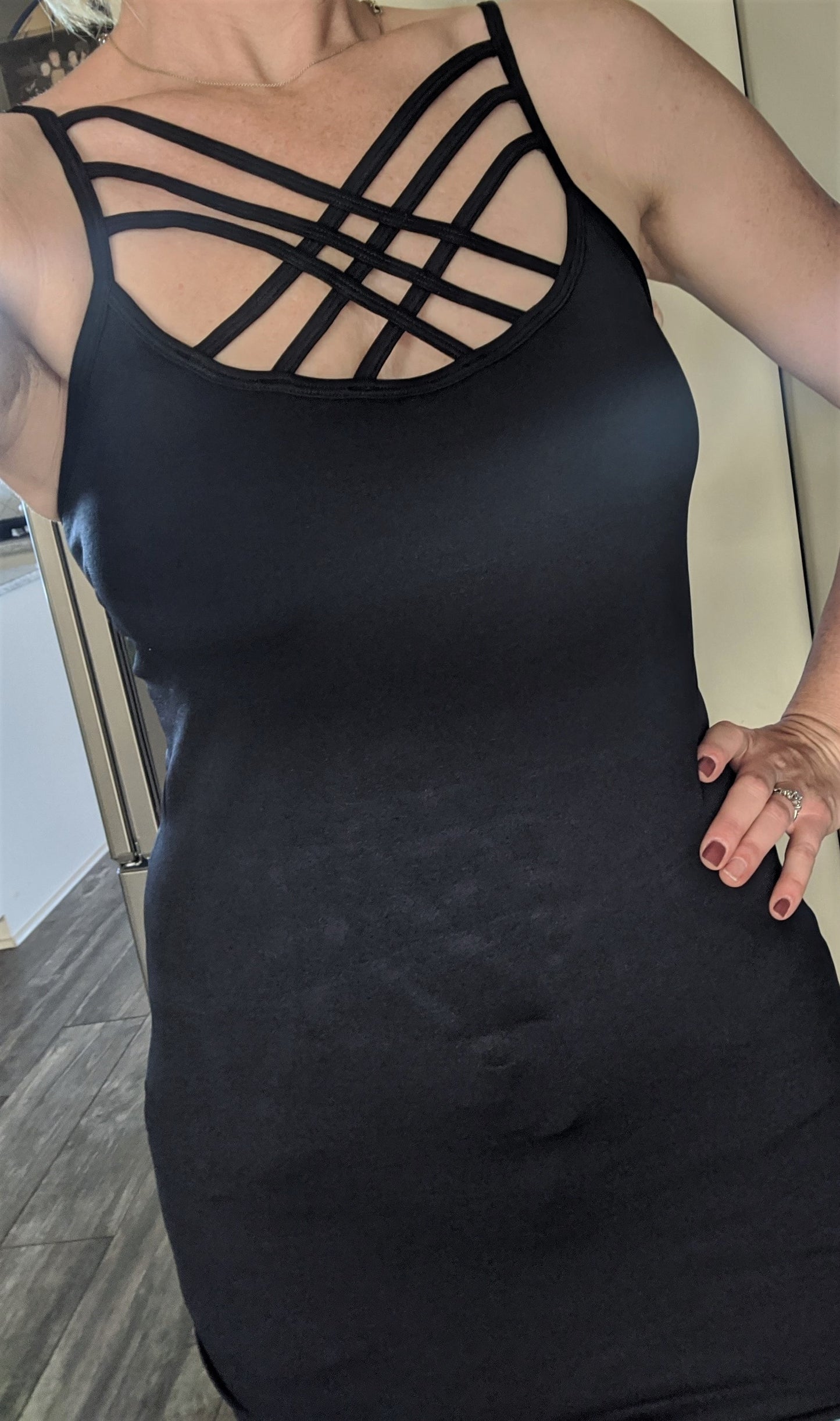 Spaghetti Strap Seamless Criss Cross Cami